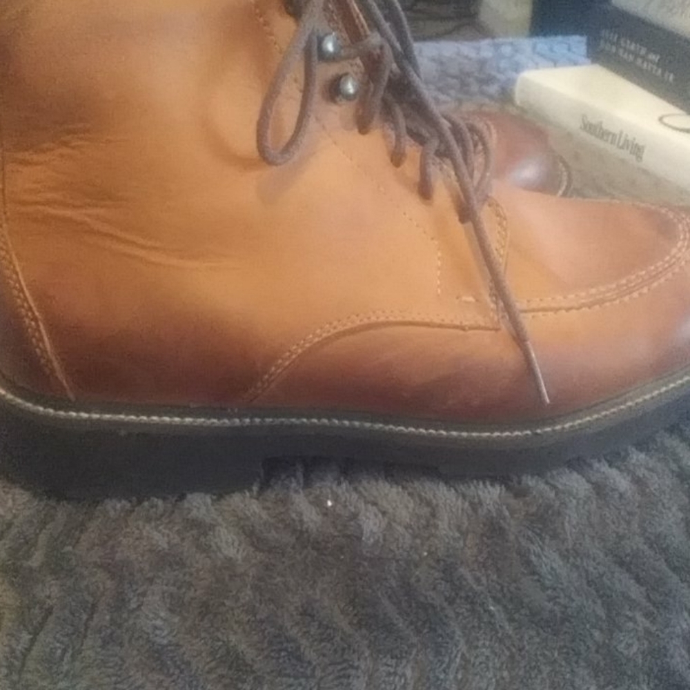 Boots - Picture 7 of 8